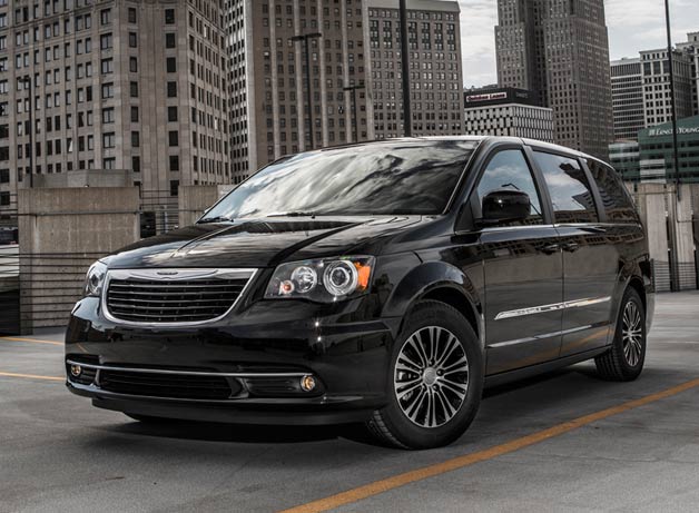 2013-chrysler-town-and-country-s-628.jpg