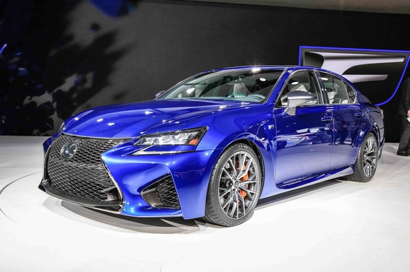 2016-lexus-gs-f-front-three-quarter.jpg