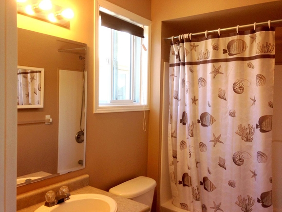 4. bathroom 1.jpg