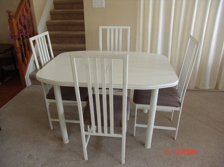 white dining table002.jpg